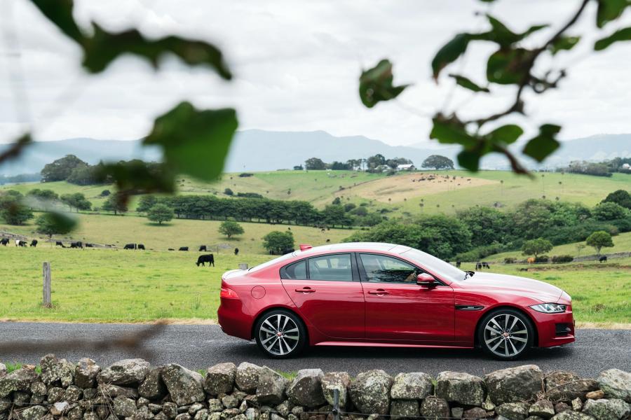  Jaguar XE 25t R-Sport 2015 года  (AU) (фото 35 из 40)